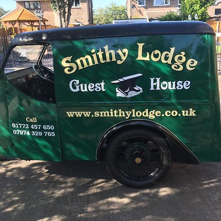 Smithy Lodge Guest House Leyland Luaran gambar
