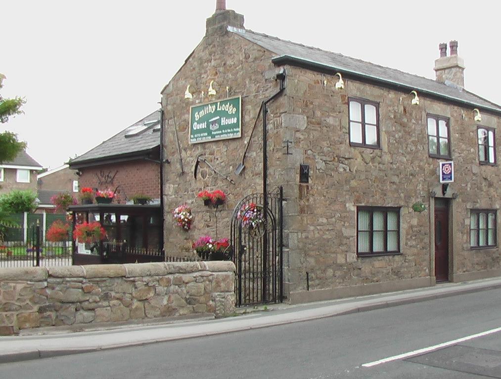 Smithy Lodge Guest House Leyland Luaran gambar