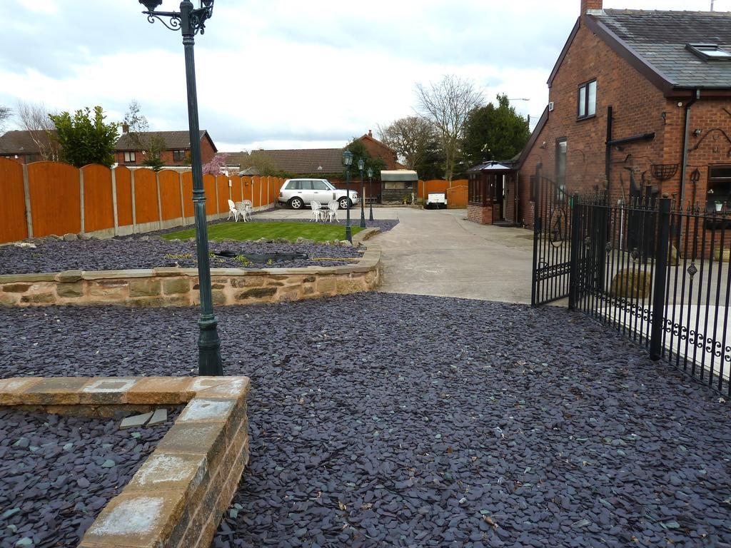 Smithy Lodge Guest House Leyland Luaran gambar