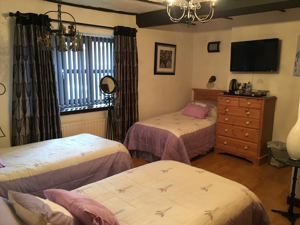 Smithy Lodge Guest House Leyland Luaran gambar
